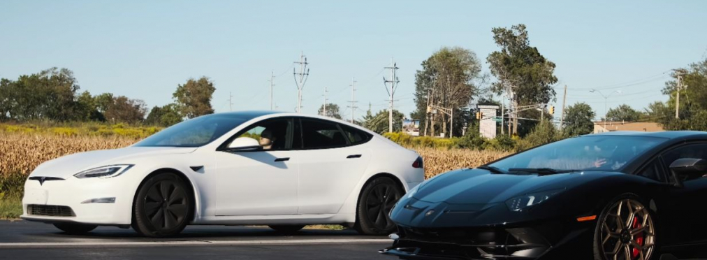 Tesla Model S Plaid VS Lamborghini Aventador SVJ: король V12 против короля электрокаров