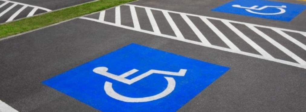 Штрафы за парковку на метах для инвалидов: подробности