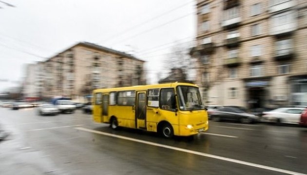 «Маршрутчиков» в Украине начали штрафовать за несоблюдение карантинных ограничений - 17000 гривен 