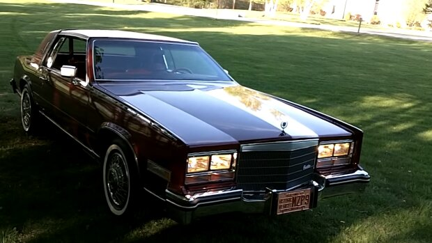 В Сети показали раритетный автомобиль Cadillac Eldorado