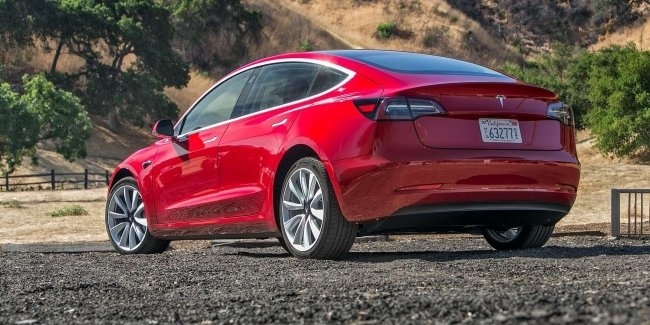 В Украине может появиться первый автосалон Tesla