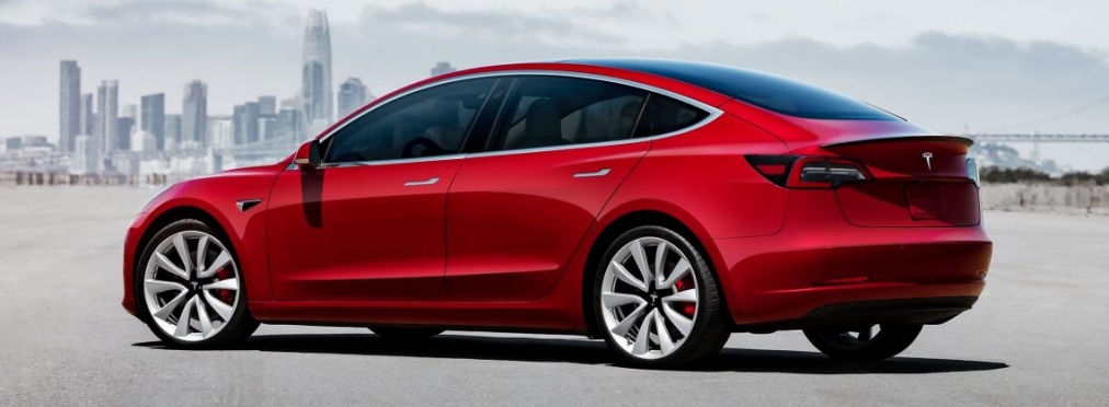 Tesla Model 3 разогнался до 200 км в час 27 раз подряд