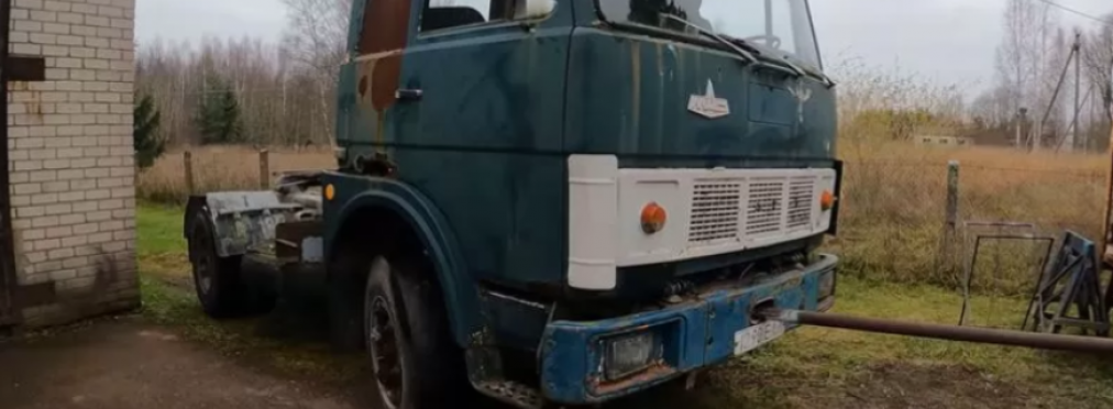 Старый ржавый грузовик МАЗ завели после длительного простоя (видео)
