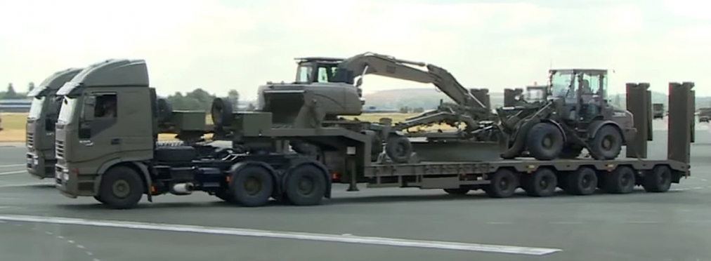Во Франции угнали танковоз с бульдозером ВВС