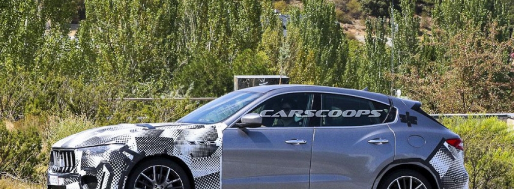 «Горячий» Maserati Levante впервые показался на дороге