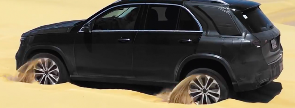Новый Mercedes-Benz GLE научился «прыжками» выбираться из песка