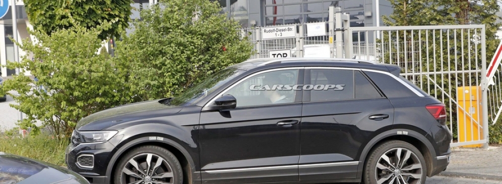 «Заряженный» кроссовер Volkswagen T-Roc R тестируют в Германии