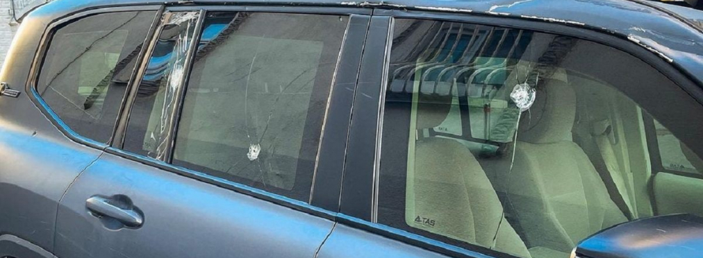В сети показали фотографии с новым бронированным авто Toyota после обстрелов в Украине