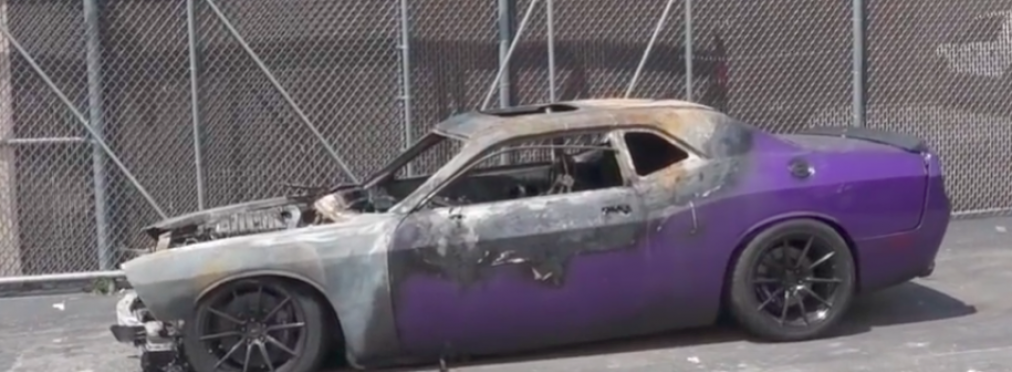 Владелец Dodge Challenger Hellcat снял видео, как сгорел его маслкар