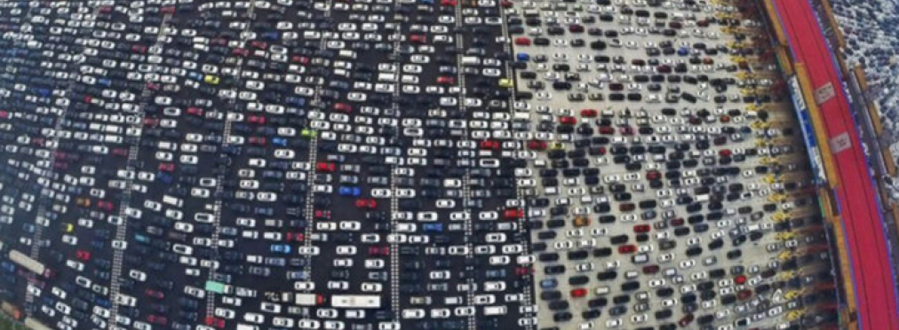 Как выглядит самая большая автомобильная пробка в мире (видео)