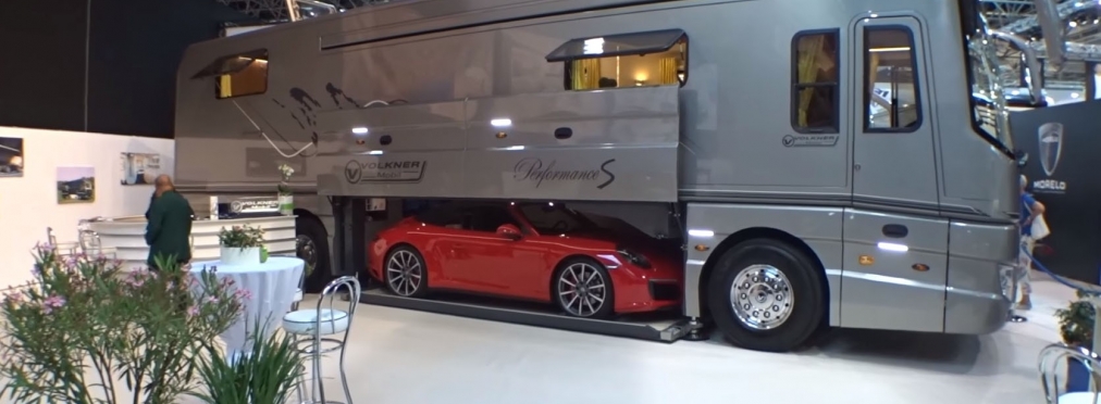 Как выглядит автодом со встроенным гаражом для суперкара