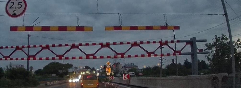 На дорогах Украины появятся габаритные ворота, ограничивающие движение 