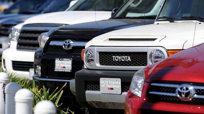 Продажи автомобилей Toyota существенно снизились