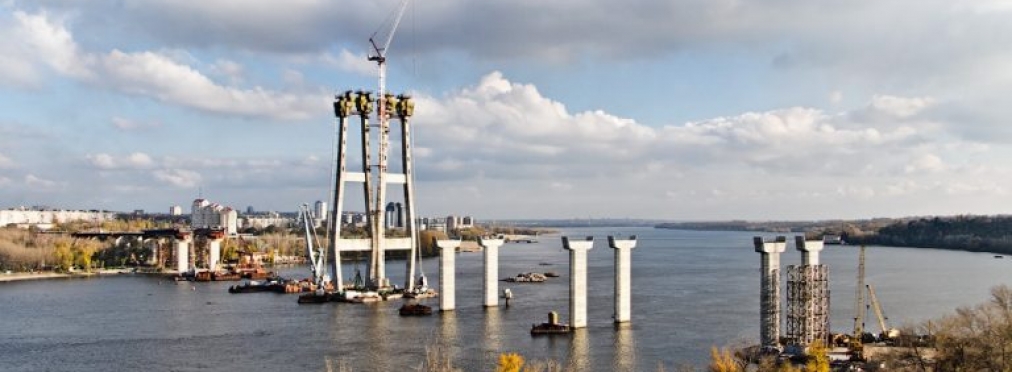 Премьер-министр назвал недостроенные мосты в Запорожье «символом коррупции»