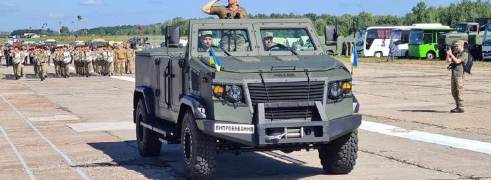 Министру обороны Украины купили бронированный кабриолет