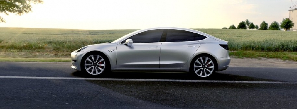 Автолюбитель выставил на продажу место в очереди на Tesla Model 3