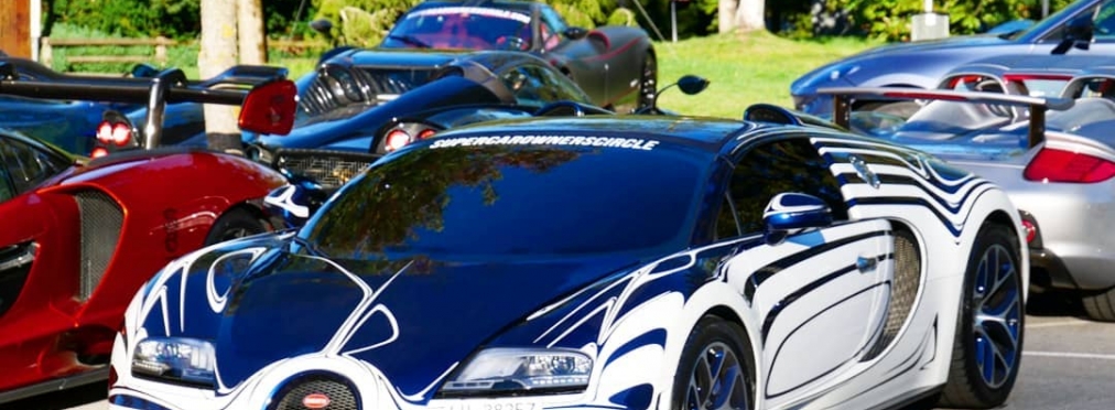 Гиперкар Bugatti эффективно разбили в ДТП