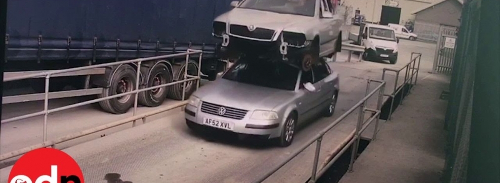 Британец провёз на крыше автомобиля другой автомобиль