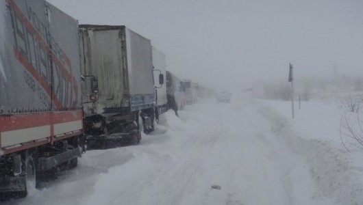 «Во власти зимы»: сколько трасс остаются закрытыми для автотранспорта в Украине