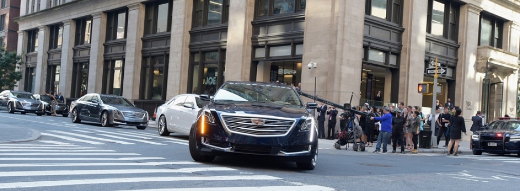 Седаны марки Cadillac отправились в заезд без водителей