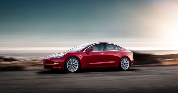 В электромобилях Tesla обнаружился серьезный дефект