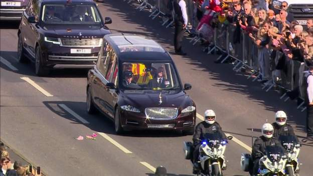 Похороны Королевы: на каких автомобилях провожали Елизавету II в последний путь