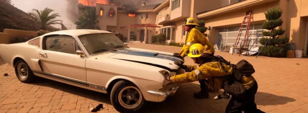 Калифорнийские пожарные спасли от огня редкий «Мустанг»