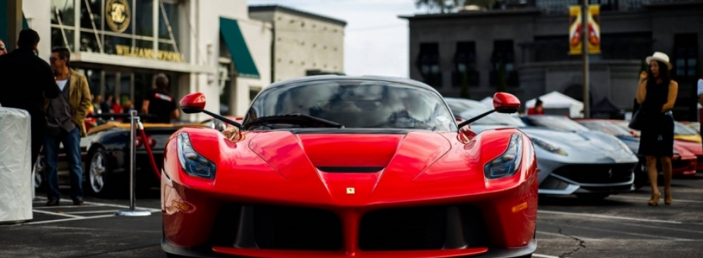 Ferrari на фестивале: ежегодный слет суперкаров в Хьюстоне