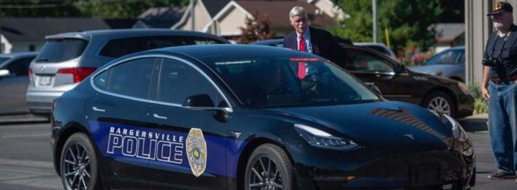 Американская полиция пересядет на электрокары Tesla