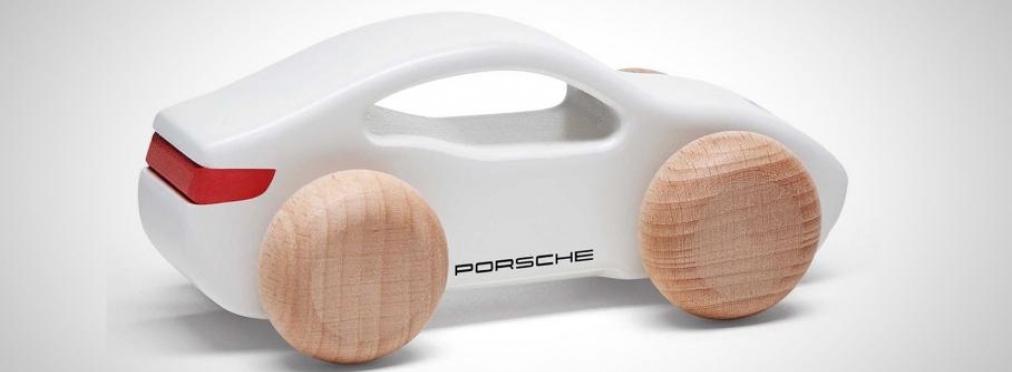 Посмотрите на игрушечный Porsche Taycan за 30 долларов