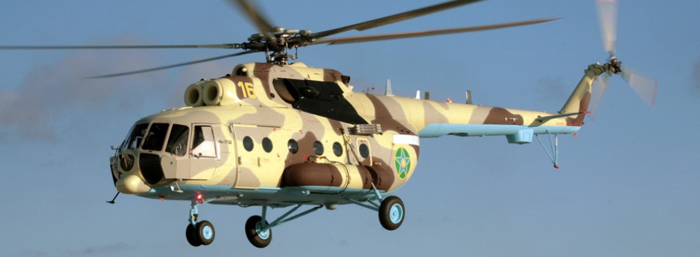 «Мужики заблудились»: военный вертолет преградил дорогу дальнобойщикам