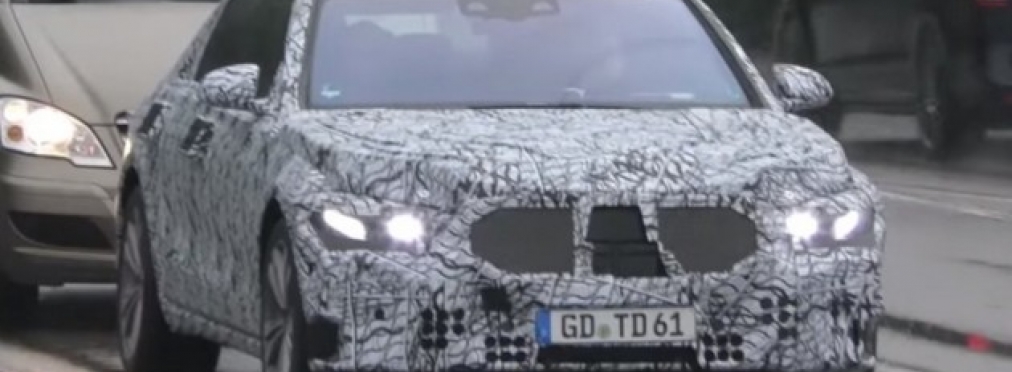 Новый Mercedes-Benz S-Class продемонстрировал новую оптику на видео