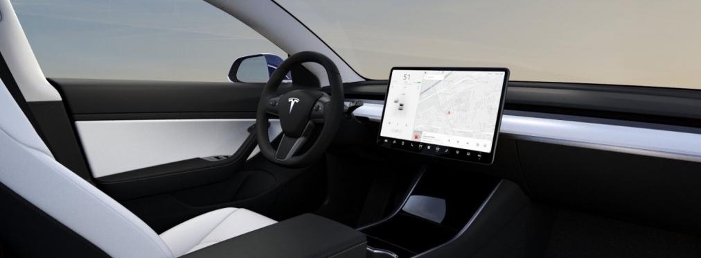 Сенсационно заявление! Tesla следит за владельцами Model 3 через скрытую камеру в салоне