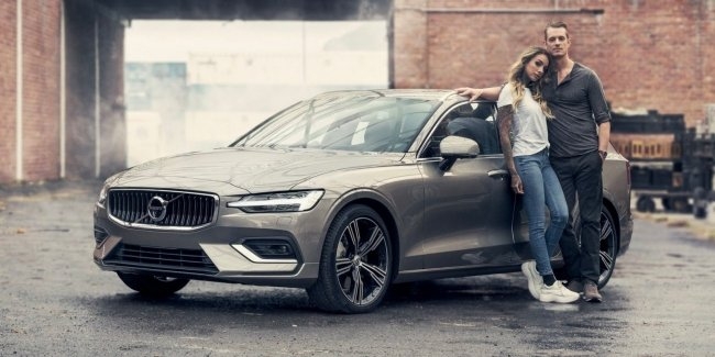 Volvo нарисовал портрет современной семьи в рекламе V60