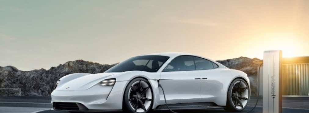 Компания Porsche представила электромобиль Taycan