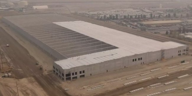 Tesla построит в Северной Калифорнии гигантский центр сбыта