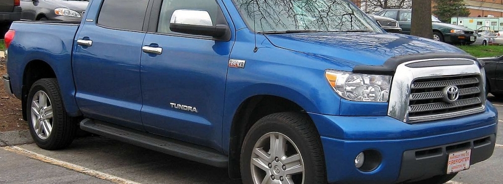 Грабители с помощью Toyota Tundra «обчистили» оружейный магазин