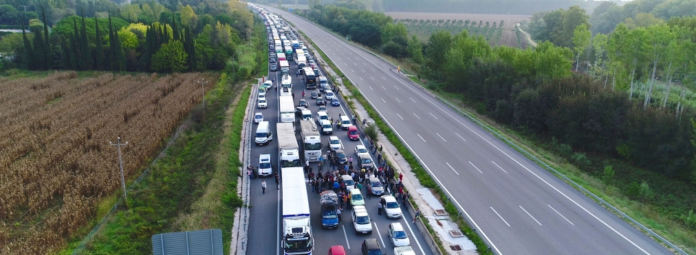 Дальнобойщики блокируют украино-польскую границу