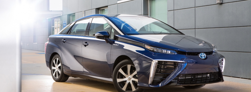 Toyota отзывает все выпущенные водородомобили