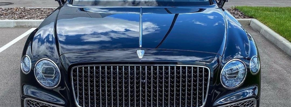 Новейшая четырехдверка Bentley уже в Украине