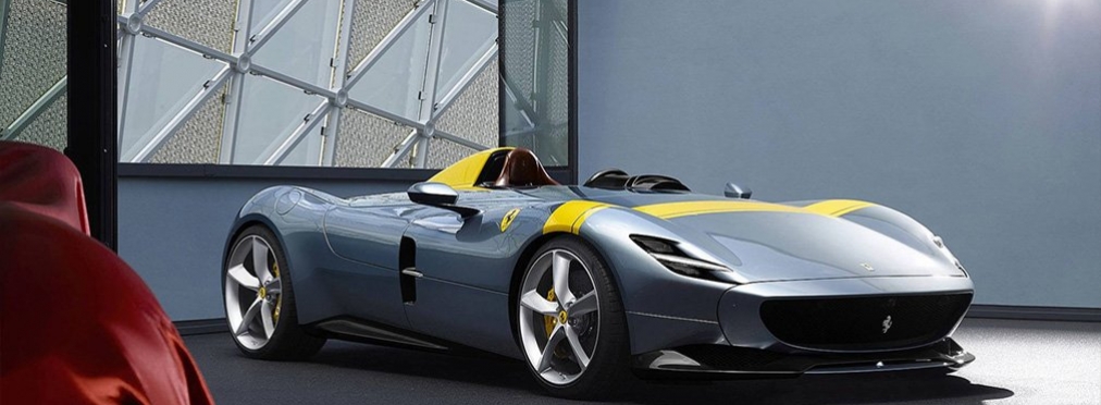 Ferrari выпустила два спидстера с самым мощным мотором в своей истории