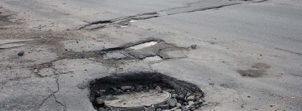 Самый нелепый ремонт дороги шокировал украинцев