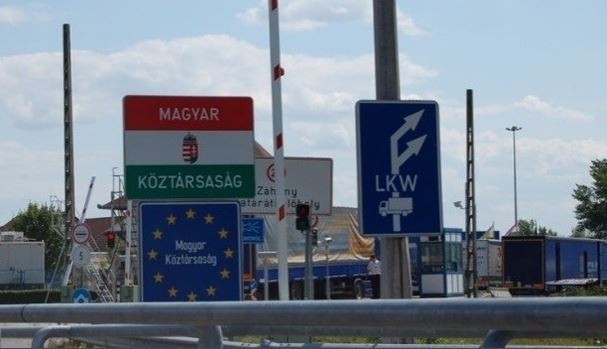 Венгрия закрыла границы: что происходит на КПП