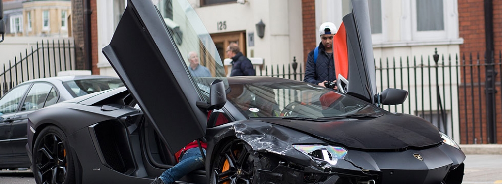 Lamborghini разбился во время уличной гонки