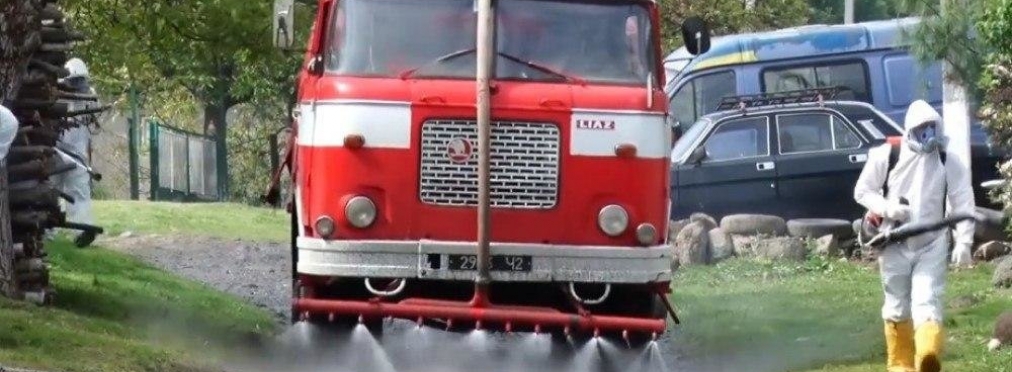 В Украине, для борьбы с COVID-19 используют редкий пожарный грузовик
