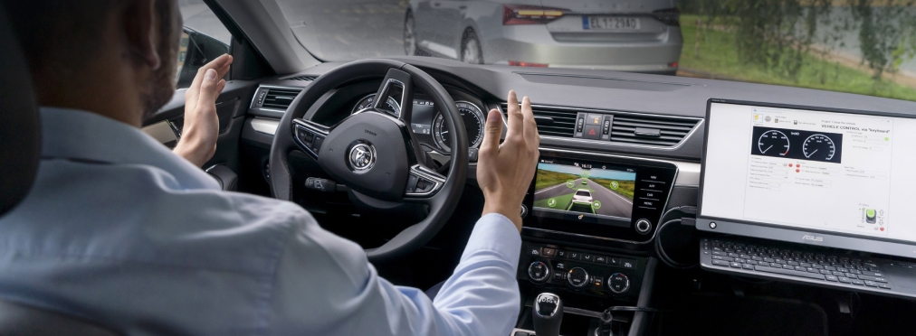 Инновационная технология от Škoda: как одному водителю управлять двумя машинами