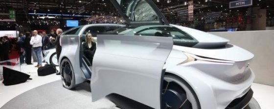 Китайцы презентовали мегароскошный автомобиль