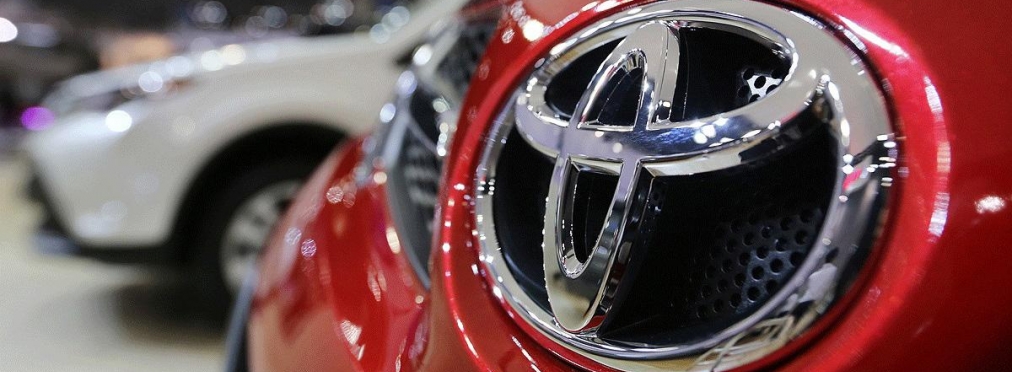 Конкуренция между Toyota и Tesla: стоит дороже, но продает меньше
