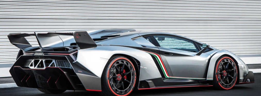 Lamborghini Aventador покоряет бездорожье