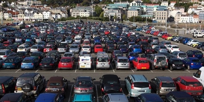 В Украине с 1 июля начнут обустраивать перехватывающие парковки
